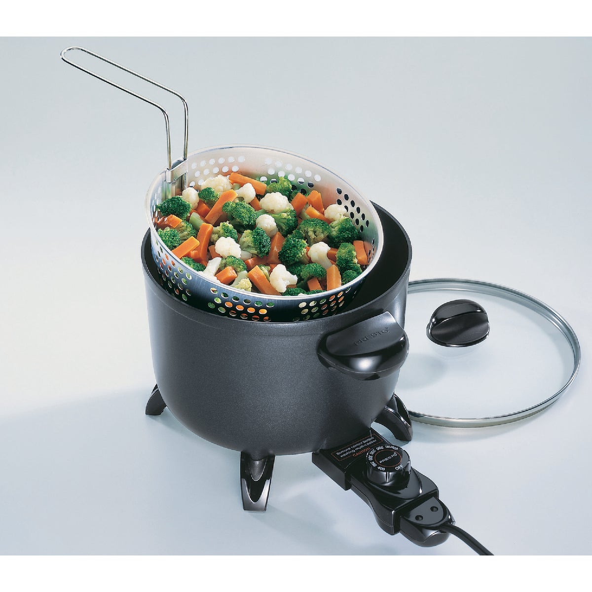 5+ QT KITCHEN KETTLE - 06006 by National Presto Ind