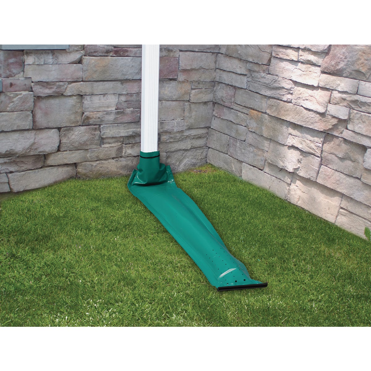 Frost King's Standard Flexible 4 In. x 12 Ft. Green Downspout Extender