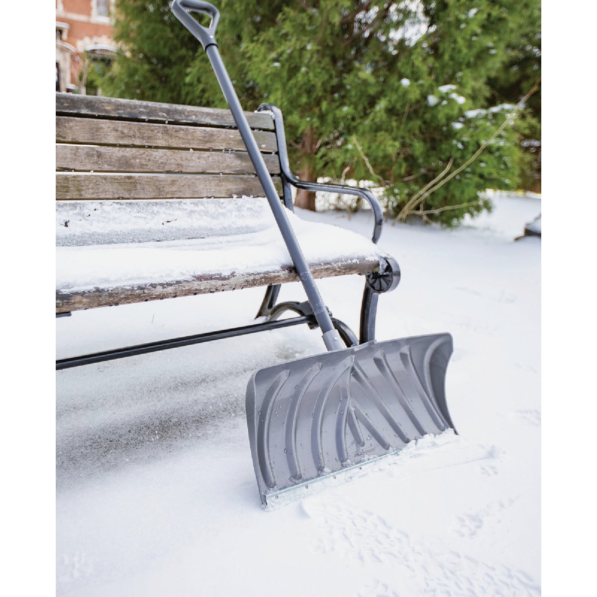 Suncast 24 In. Steel Core Pusher with Wear Strip